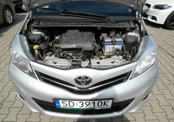 Toyota Yaris cena 22900 przebieg: 165000, rok produkcji 2012 z Sosnowiec małe 436